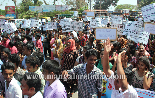 Students protest against Netravathi river diversion in Mangalore